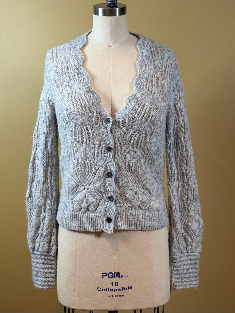 Sundance Women’s Gray Knit Button Front V-Neck Cardigan Sweater Size S
